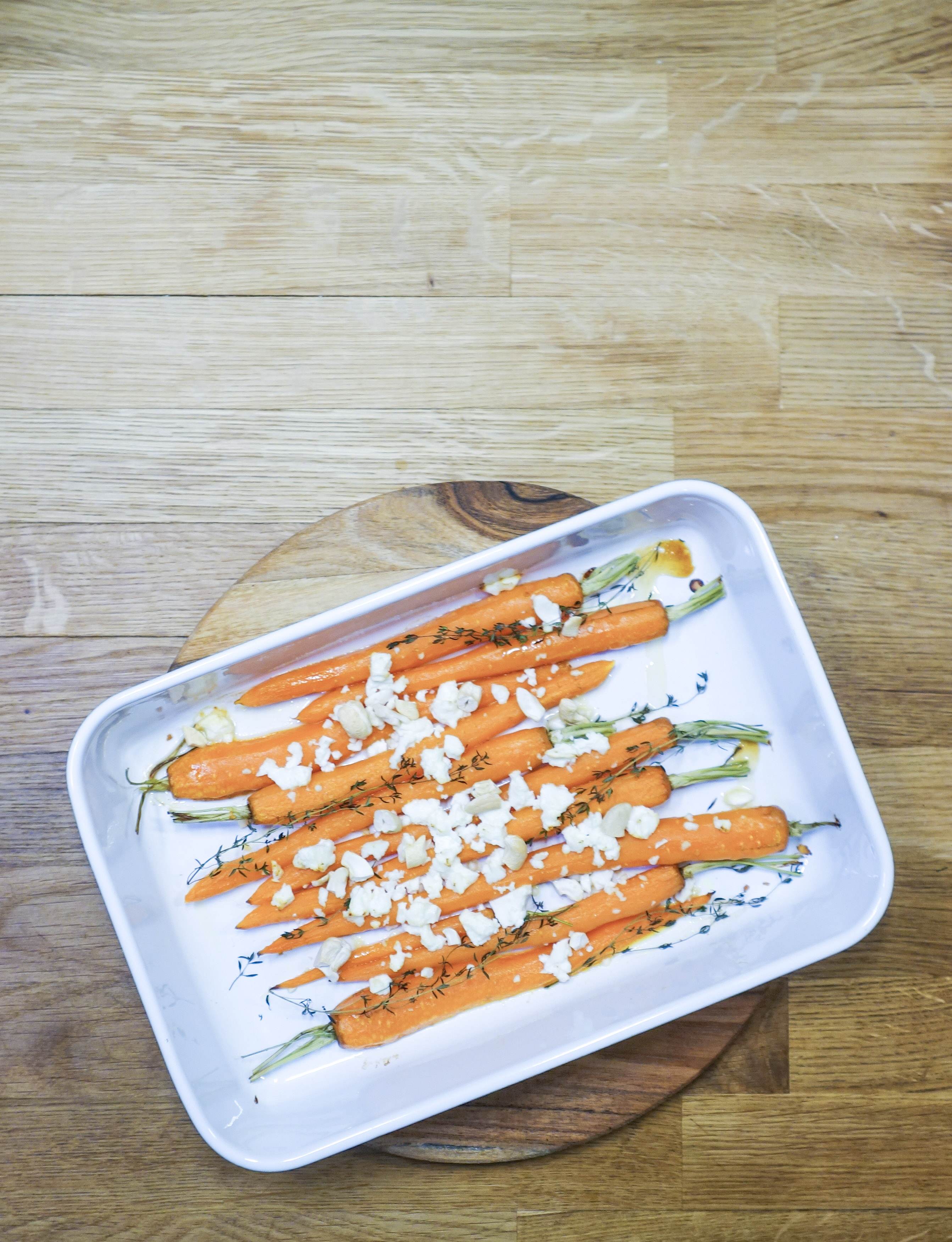 Photo de l‘article Carottes au four, feta, miel et thym