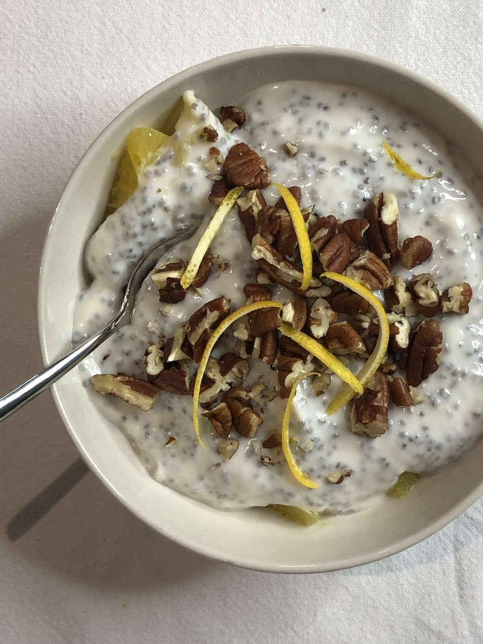 Photo de l‘article Crème de chia à l’amande et aux oranges